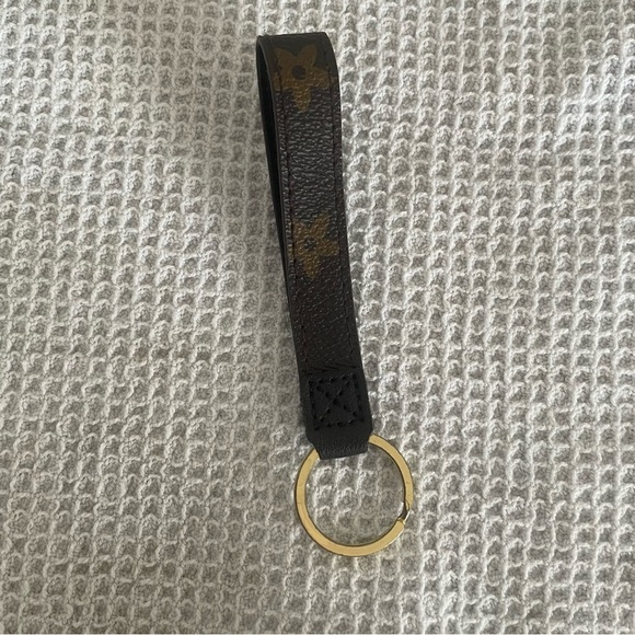 Brown Floral Flower Pattern FASHION Keychain Gold Hardware - Picture 1 of 4